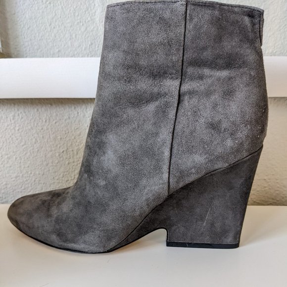 SAM EDELMAN- Wilson Grey Suede Ankle Boot - Picture 4 of 5